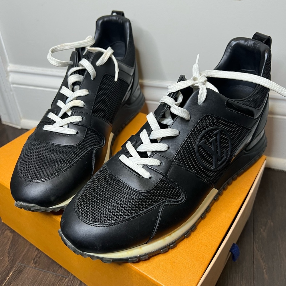 Louis Vuitton run away sneaker, womens size 41, super comfy! Black and white